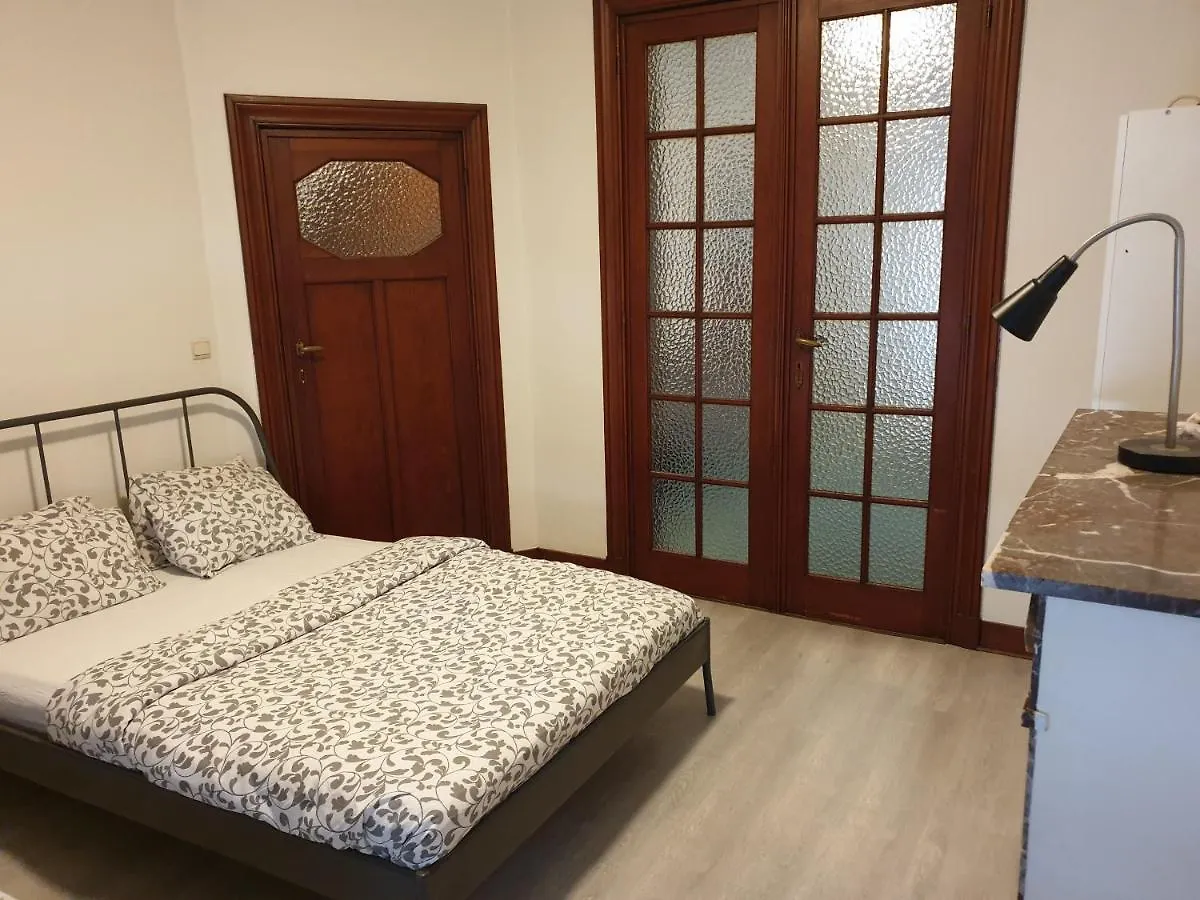 Group 2 Bedroom Apartment For 5 브뤼셀 0*,